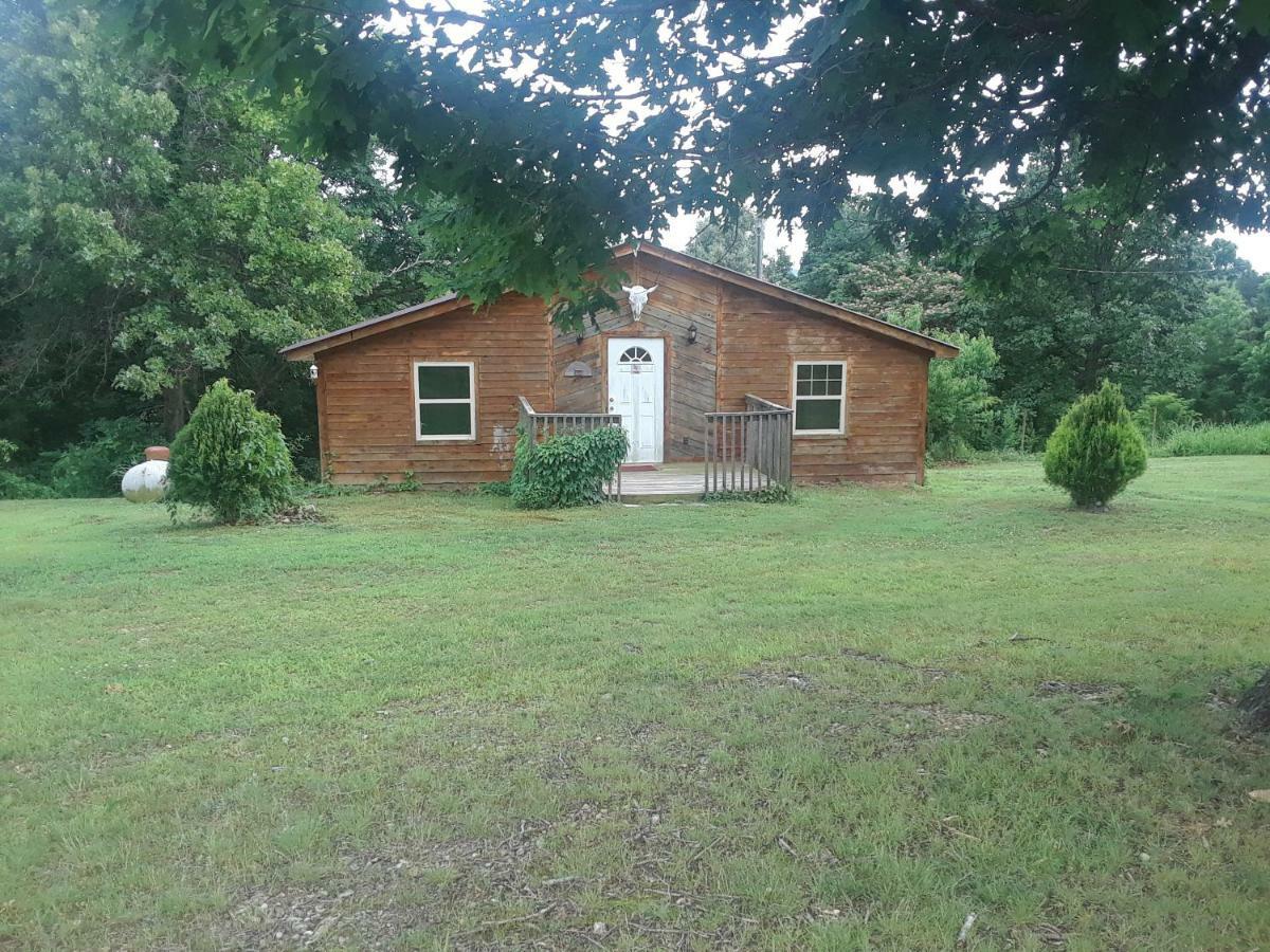 Cedar Cabin Located On A Buffalo Farm Marshall Buitenkant foto